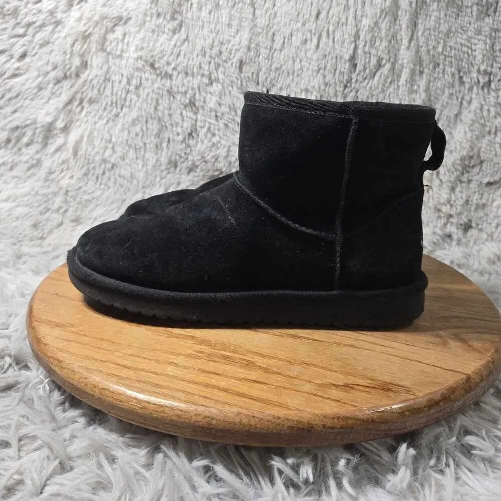 UGG Australia Suede Sheepskin Women Boots Classic Femme Mini Size 7 Retro Luxury